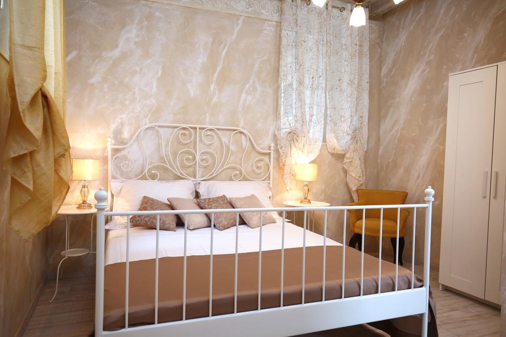 Luxury Lidija Rooms Split Bagian luar foto