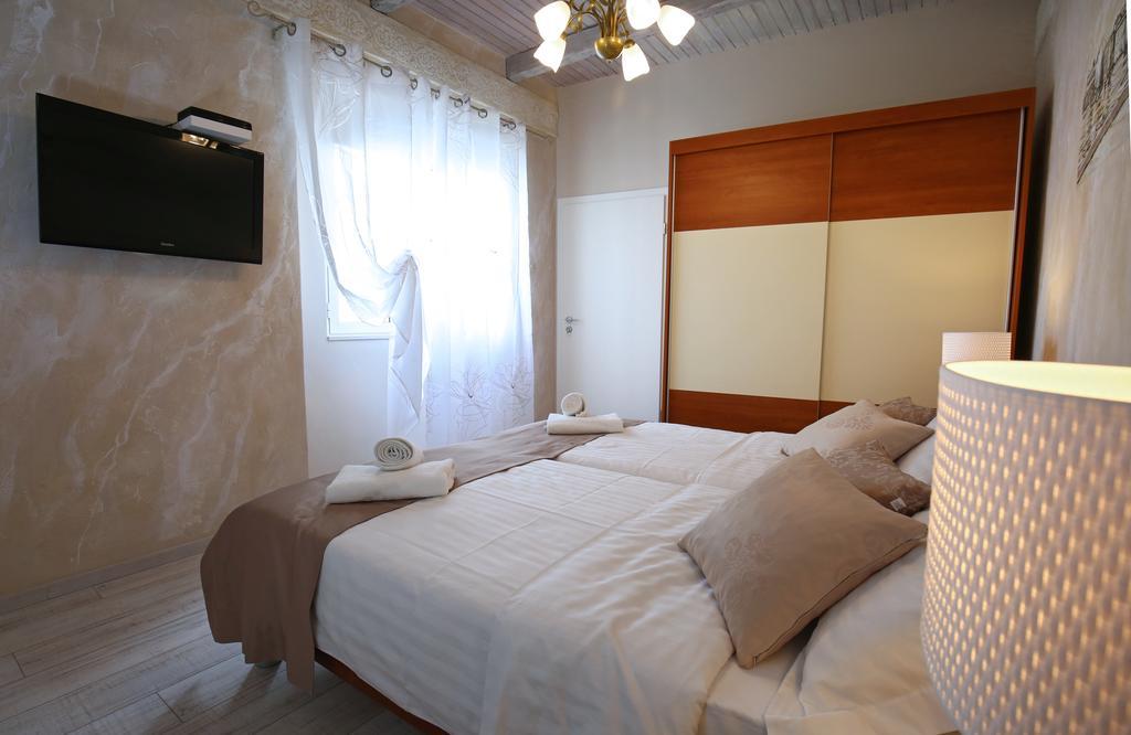 Luxury Lidija Rooms Split Bagian luar foto